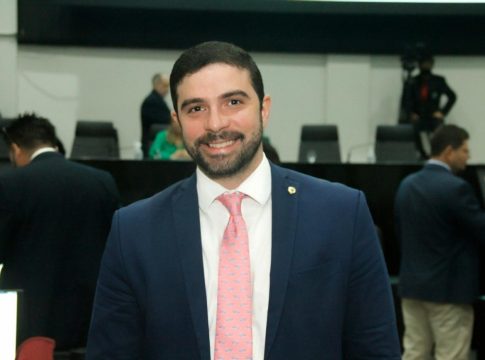 O relator da matéria é o presidente da CFFO, deputado Igor Normando (PODE). Foto: Alepa/divulgação