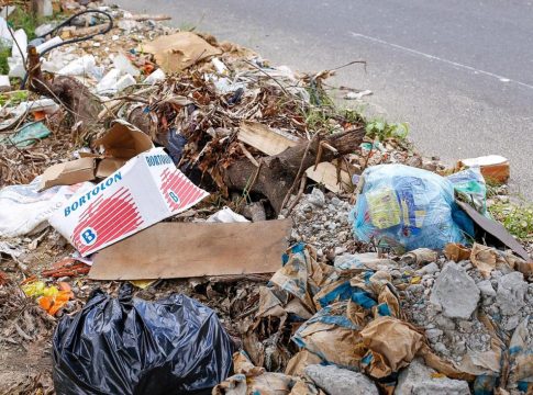 Lixo toma conta de várias ruas de Ananindeua. Foto: Divulgação