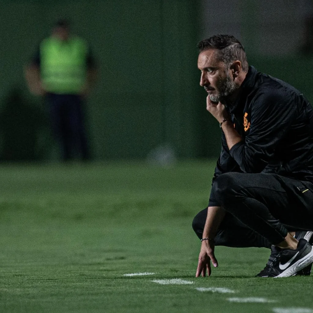 Não é segredo para ninguém que o Corinthians desejava a permanência do treinador. Foto: Divulgação Não é segredo para ninguém que o Corinthians desejava a permanência do treinador. Foto: Divulgação