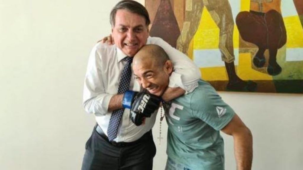 Em um site de aluguel por temporada, o imóvel escolhido pela família Bolsonaro é avaliado entre US$ 519 a US$ 1000 por dia (de R$ 2.743 a mais de R$ 5.000. Casa é de José Aldo. Foto: Reprodução