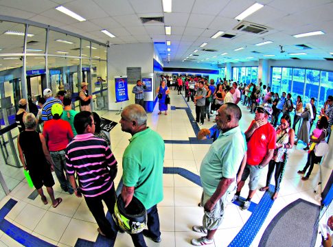 A Caixa Econômica Federal (Caixa) terá que pagar R$ 151.200,00 por violar reiteradamente o tempo máximo de espera ao atendimento em instituições bancárias. Foto: Divulgação