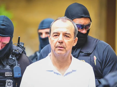 O ex-governador do Rio de Janeiro Sérgio Cabral, 59, deixou a prisão na noite desta segunda-feira (19) para cumprir prisão domiciliar. Foto: Divulgação