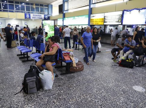 Belém, Pará, Brasil. Cidade, Retranca: EXPECTATIVA / SAÍDA / TERMINAL RODOVIÁRIO - . Gancho: . Local: Terminal Rodoviário - São Brás - Belém. Data: 28/12/2022. Foto: Mauro Ângelo/ Diário do Pará. Belém, Pará, Brasil. Cidade, Retranca: EXPECTATIVA / SAÍDA / TERMINAL RODOVIÁRIO - . Gancho: . Local: Terminal Rodoviário - São Brás - Belém. Data: 28/12/2022. Foto: Mauro Ângelo/ Diário do Pará.