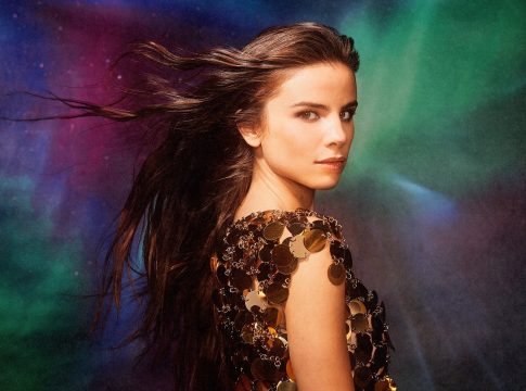 Giulia Be já tinha se lançado como cantora, mas só agora chega com o primeiro álbum cheio FOTO: LORENA DINIZ/DIVULGAÇÃO
