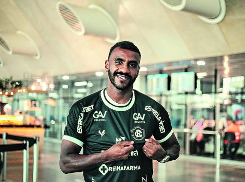 O clube trabalha com uma lista de nomes para reforçar o Remo para a próxima temporada, entre renovações e, claro, novidades O atacante Muriqui é um dos mais cotados para permanecer no clube. Cabo - Foto: Samara Miranda/Remo