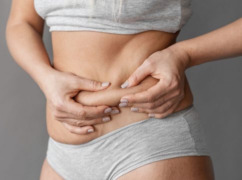 Quando o inchaço persiste é importante consultar um médico porque pode ter relação com alguma doença intestinal. Foto: Divulgação