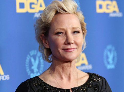 Anne Heche morreu em agosto, aos 53 anos, após bater o carro em uma residência e ficar presa no veículo em chamas. FOTO: DIVULGAÇÃO