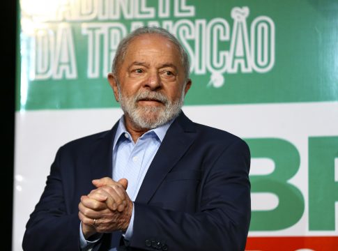 Presidente eleito Lula da Silva (PT) terá de decidir se vai desfilar em carro aberto ou blindado
