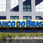 Cuidado com golpes envolvendo o Banco do Brasil em concursos. Saiba como identificar páginas falsas e proteja-se de fraudes.