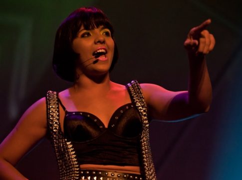 A cantora Keila faz um dos shows na abertura hoje. FOTO: amanda louzada/divulgação