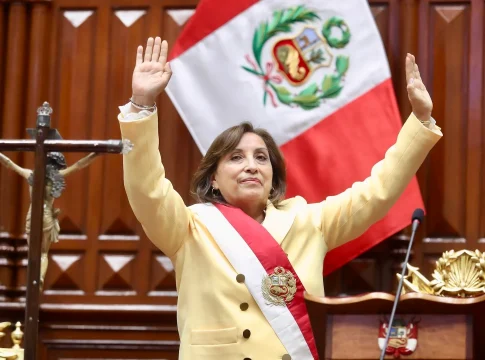 Boluarte, 60, foi uma das primeiras a chamar os atos de Castillo pelo nome na quarta-feira (7). "É um golpe que agrava a crise política e institucional, que a sociedade peruana terá que superar com estrito cumprimento da lei", escreveu em sua conta no Twitter. Foto: Divulgação
