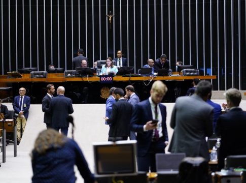A PEC que prevê assistência da União para o pagamento do piso de enfermagem foi aprovada. Foto: Pablo Valadares/Câmara dos Deputados