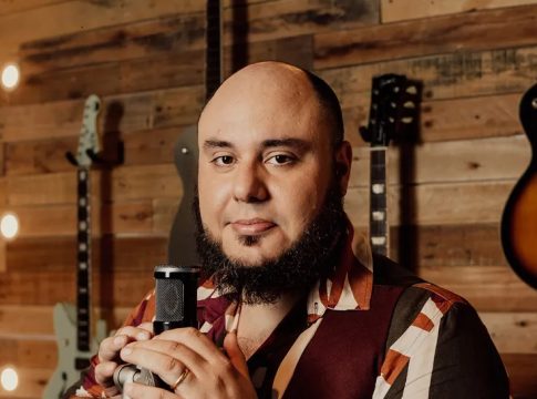 Márcio é um paraense que mora no Rio e estreia com o disco "Repartir".
FOTO: Ale Barraque/Divulgação