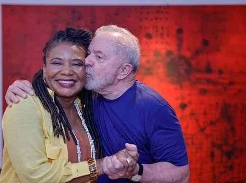  cantora Margareth Menezes afirmou nesta terça-feira (13) que foi convidada pelo presidente diplomado Luiz Inácio Lula da Silva (PT) para ser a nova ministra da Cultura e que respondeu que aceitava a "missão". Foto: Divulgação