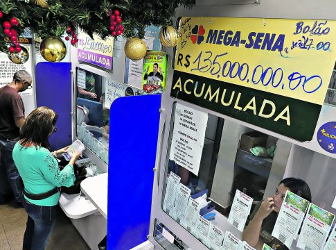 Um apostador que arriscou no canal eletrônico faturou sozinho R$ 134 milhões que estavam acumulados na Mega-Sena. Foto-Wagner Santana/Diário do Pará.