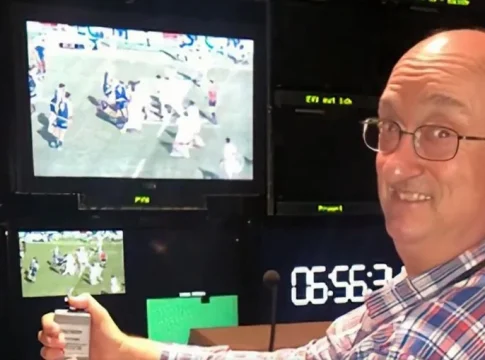 O diretor do departamento de transmissões da empresa britânica ITV Sport, Roger Pearce, de 65 anos, morreu no dia 21 de novembro, no segundo dia do Mundial da Fifa. Foto: Divulgação
