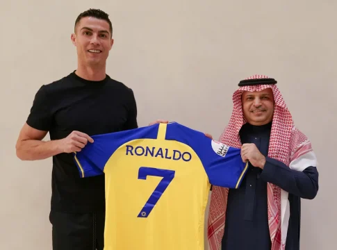 O craque português Cristiano Ronaldo anunciou em suas redes sociais "fim de capítulo", após última partida do Al-Nassr na temporada.