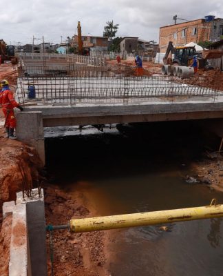Projeto tem 70% do cronograma concluído, tendo realizado serviços no sistema viário, aplicação da primeira camada de asfalto, entre outros. Foto: Paula Lourinho/Sedop