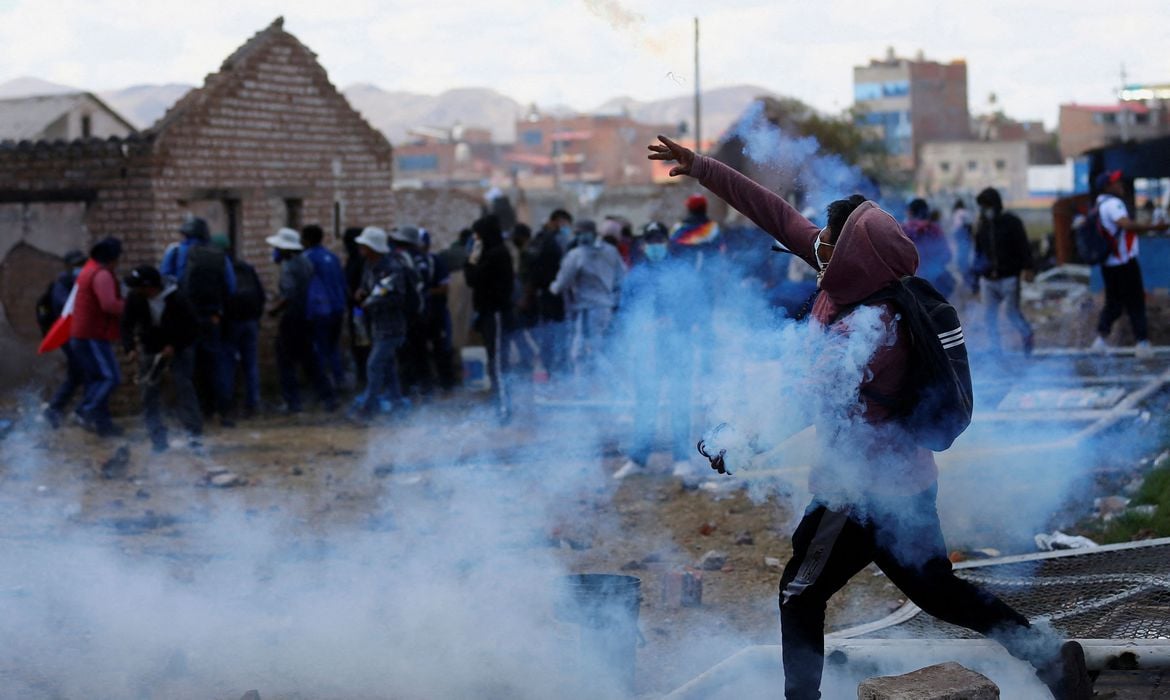 A Defensoria Pública peruana calcula que 49 pessoas tenham morrido nos protestos desde o seu início, há pouco mais de um mês. Foto: Divulgação