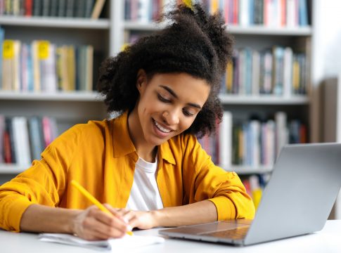 Projeto entra em sua 3ª turma com oferta de Ensino Médio com qualificação profissional em produção cultural. Foto: Divulgação