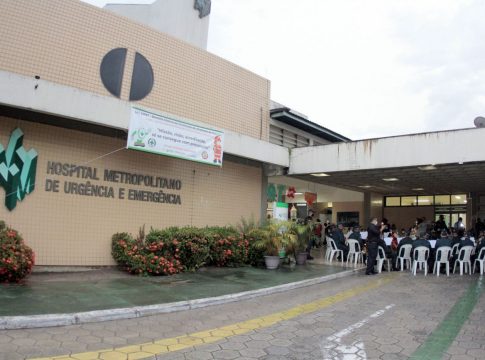 O Hospital Metropolitano de Urgência e Emergência (HMUE), localizado em Ananindeua, Região Metropolitana de Belém, está com vaga aberta para o cargo de técnico de laboratório. Foto: Divulgação