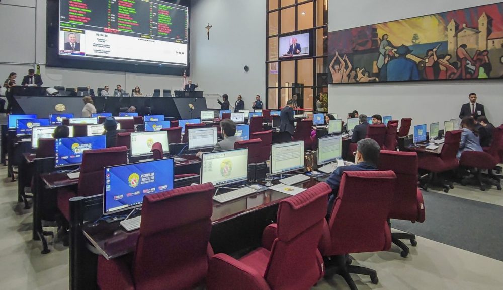 Programa 'Alfabetiza Pará' é aprovado na Alepa e segue para sanção do Governador. A prorrogação de contratos temporários de professores também foi aprovada. Foto: Alepa