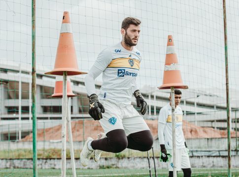 Thiago Coelho está quase pronto para defender o gol bicolor. Foto: John Wesley/PSC