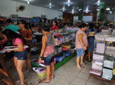 Belém, Pará, Brasil. Cidade. Papelaria Império do Escritório. Voltam as aulas nas escolas e o momento é de ir às compras da lista de material escolar. 14/01/2023. Foto: Irene Almeida/Diário do Pará.