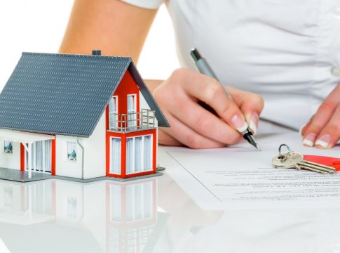 A Caixa Econômica Federal começou a operar nesta segunda-feira a nova linha de financiamento habitacional na modalidade Classe Média