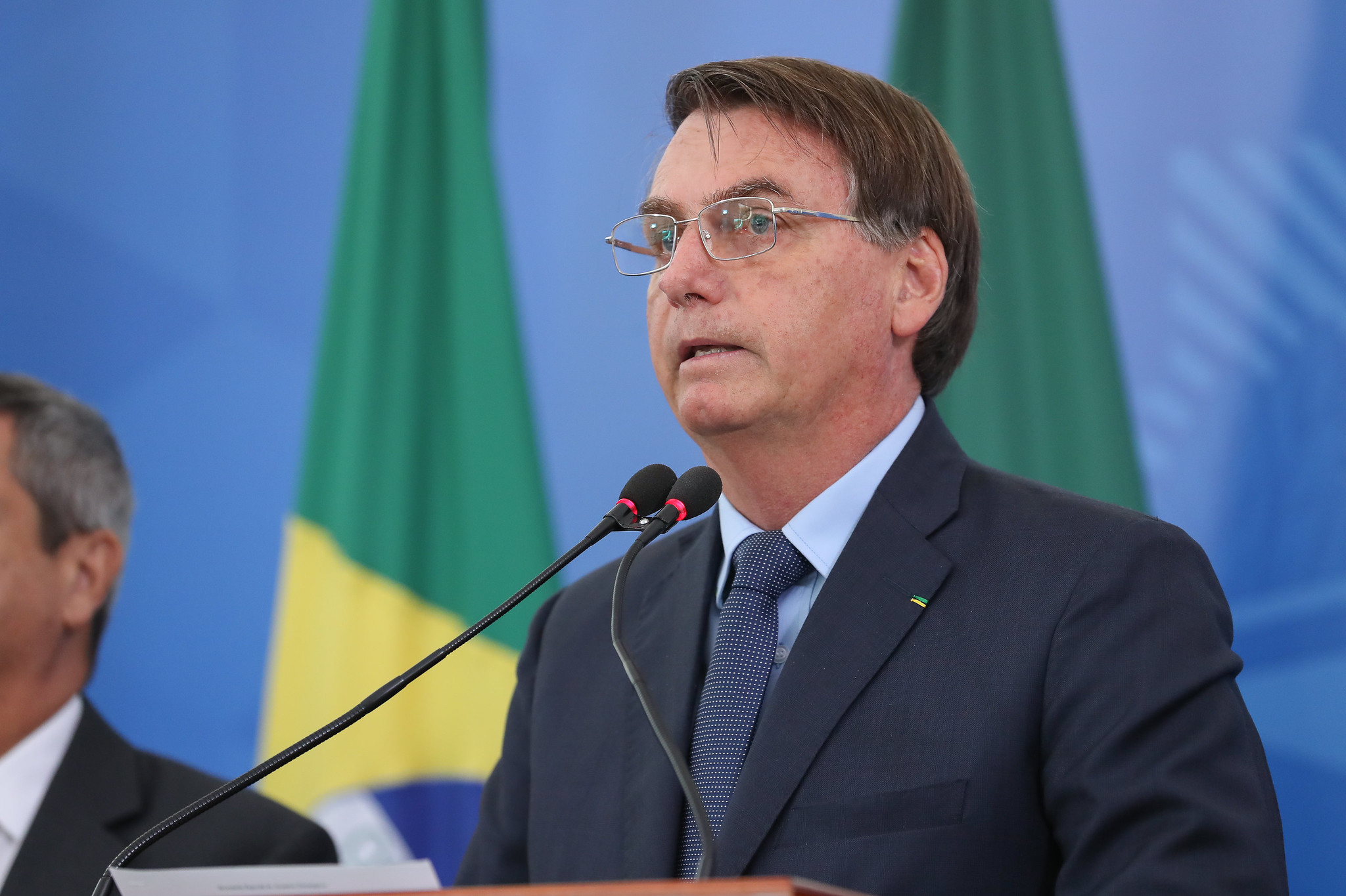 Bolsonaro é investigado por abuso de poder político e econômico no processo eleitoral