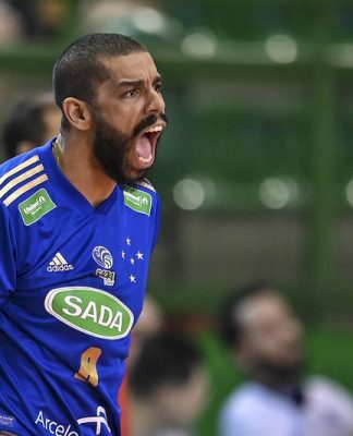 A punição ao jogador da seleção brasileira se tornou uma polêmica entre o Conselho de Ética do COB e o STJD (Superior Tribunal de Justiça Desportiva) do vôlei. Foto: Divulgação