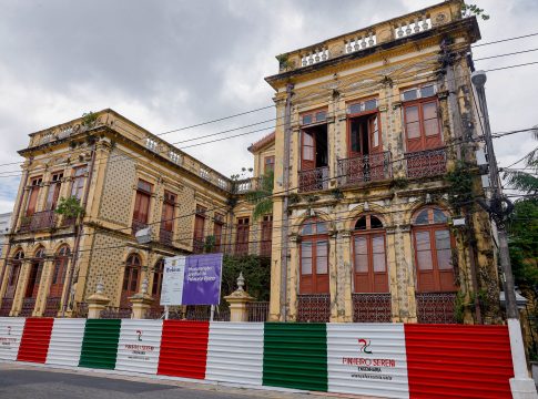 O Palacete Pinho estava em estado avançado de deterioração, após anos de abandono e descaso com o patrimônio público. Foto: João Gomes/Comus