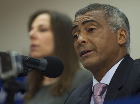 O senador Romário (PL-RJ) escalou o irmão Ronaldo Farias para disputar uma vaga na Câmara Municipal do Rio