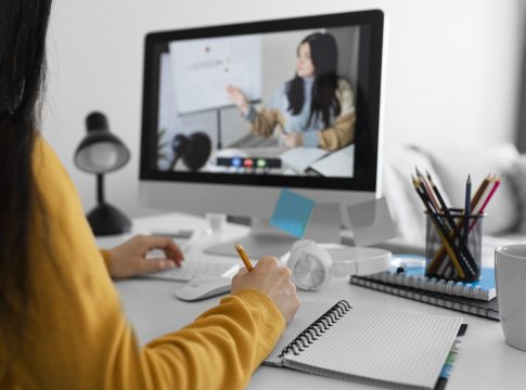 Cursos gratuitos têm milhares de vagas. VEJA A LISTA COMPLETA!