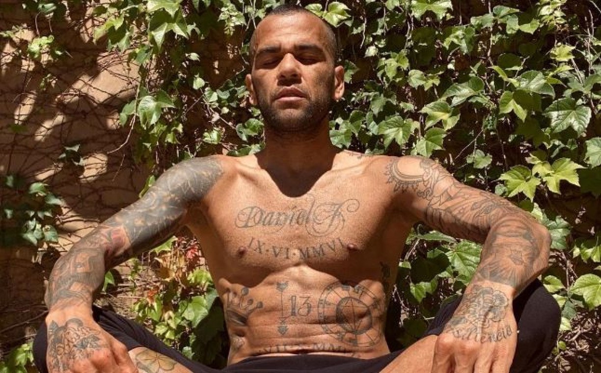 Daniel Alves está processando a Agência Tributária da Espanha e pode receber até 9,2 milhões de euros (R$ 49,4 milhões em cotação atual) em impostos devolvidos.
Foto: Divulgação