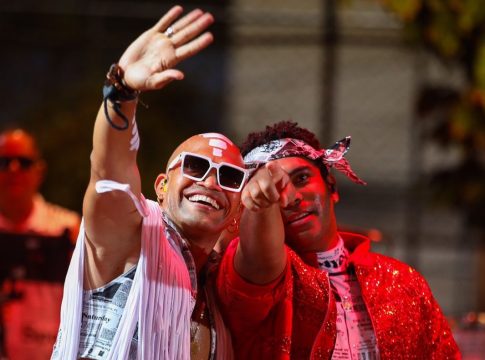 A Timbalada vai botar o folião para sair do chão neste domingo, em Belém. Foto: Divulgação