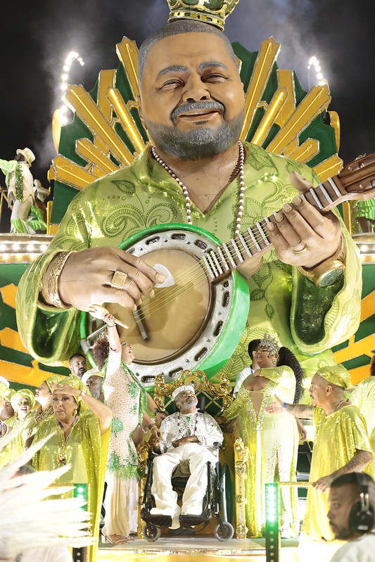 O sambista Arlindo Cruz foi o homenageado do desfile do Império Serrano na noite deste domingo (19), no Rio de Janeiro. Foto: Gabriel Monteiro/Riotur