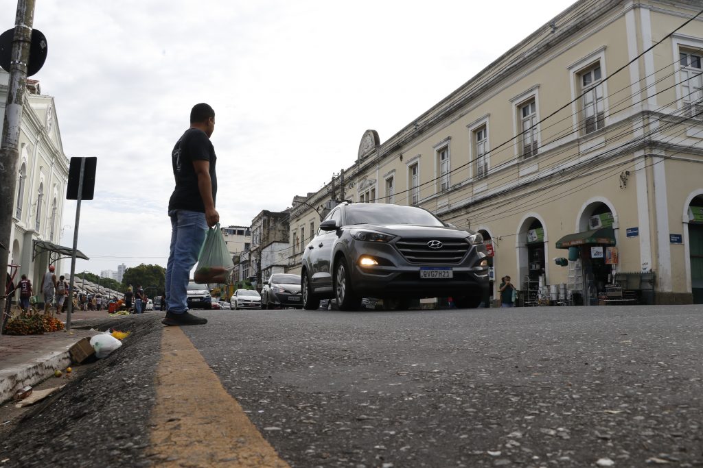 Receio é que a maré alague vias do centro comercial. Foto: Celso Rodrigues Receio é que a maré alague vias do centro comercial. Foto: Celso Rodrigues