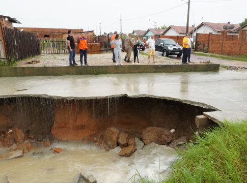 Já Oriximiná, no Pará, registrou erosão do solo e Nova Laranjeiras, no Paraná, foi atingida por vendaval.  Augusto Miranda / Ag. Pará