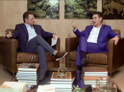 O ministro das Cidades, Jader Filho, detalhou o trabalho da pasta no programa Argumento, da RBATV. Foto: RBATV