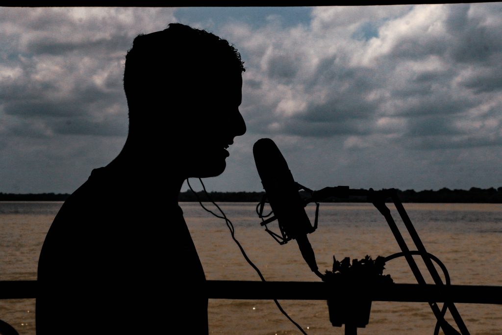 Rádio: um veículo sempre perto de você! Rádio: um veículo sempre perto de você!