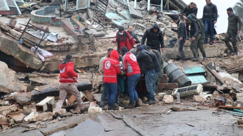 O terremoto de magnitude 7,8 ocorreu na manhã de 6 de fevereiro, e provocou mortes e destruição na Turquia e no norte da Síria. Foto: Divulgação