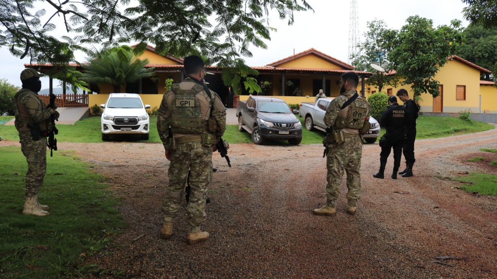 Policiais cumpriram um mandado de prisão e nove de busca e apreensão. Foto: PF/divulgação