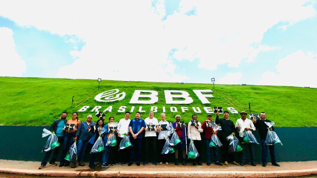 Agricultores Familiares que cultivam dendê nas regiões de Tomé-Açu, Acará, Concórdia e Moju foram premiados pela Brasil BioFuels (BBF) 