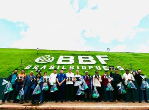 Agricultores Familiares que cultivam dendê nas regiões de Tomé-Açu, Acará, Concórdia e Moju foram premiados pela Brasil BioFuels (BBF) 