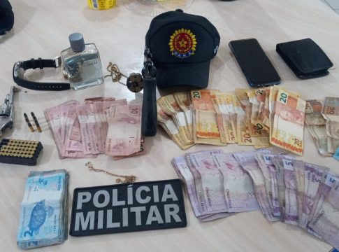 Material apreendido pela PM em poder dos criminosos. Foto: Divulgação