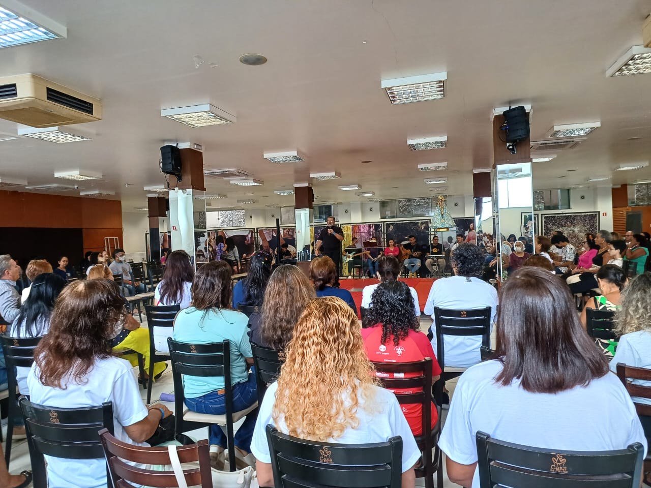 O retiro acontece na Basílica. Foto: Cintia Magno