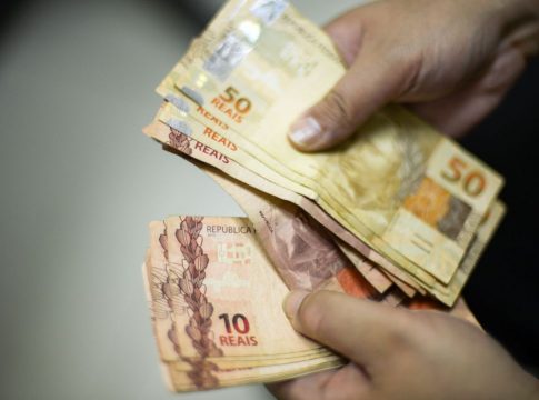 Banco Central informou que a partir de hoje os consumidores já poderão consultar eventuais valores esquecidos em bancos, instituições financeiras e cooperativas, na segunda fase do Sistema Valores a Receber (SVR)