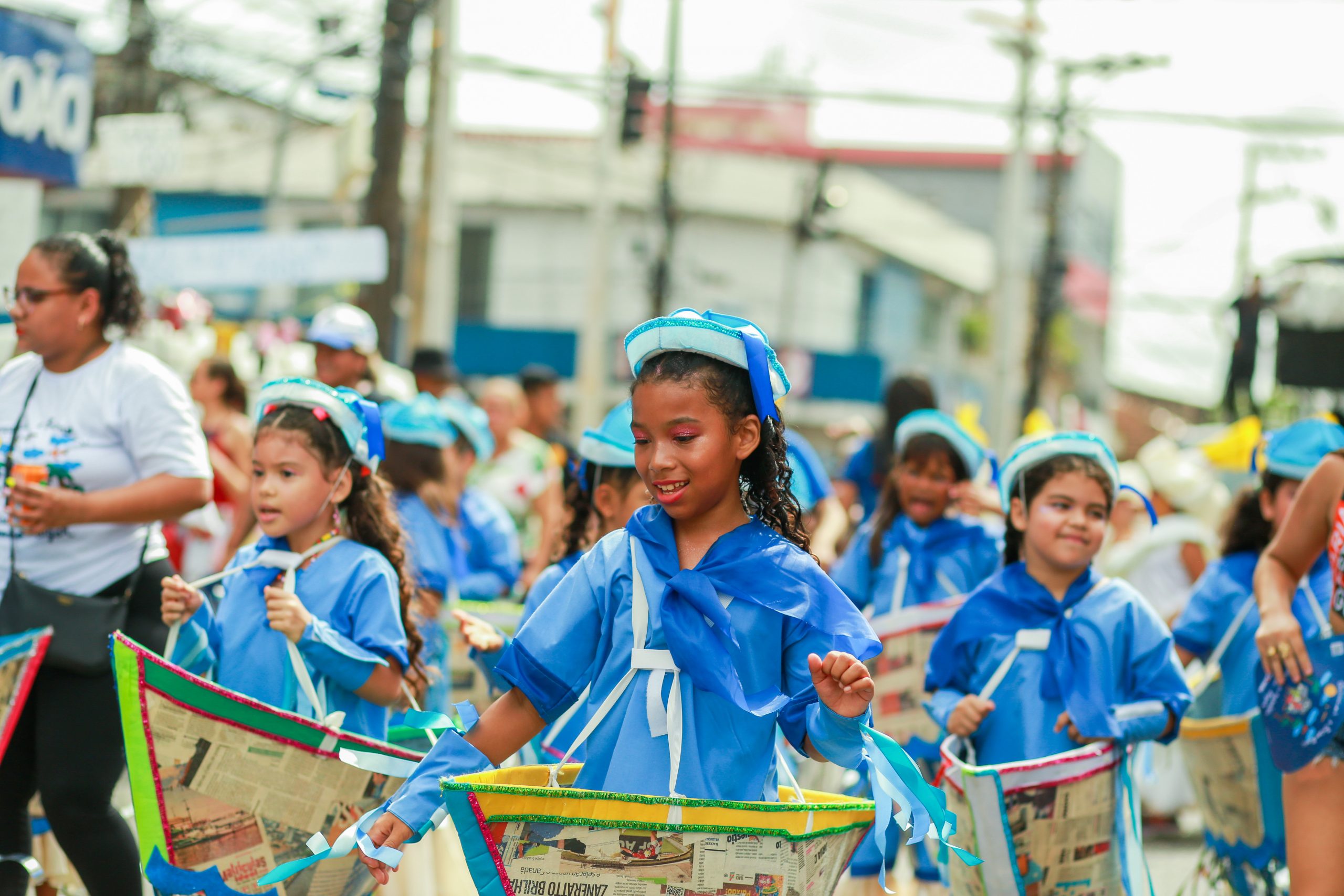 As nove alas do bloco saíram da Praça Brasil em direção ao Curro Velho, levando festa às ruas e reunindo foliões de toda parte. Foto: Wellyngton Coelho (Ascom/FCP)