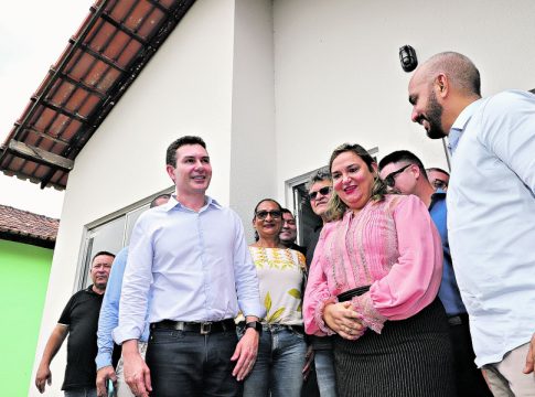 O titular do Ministério das Cidades esteve ontem no município para acompanhar a retomada das obras do Residencial Angelim. Foto: Mauro Ângelo/ Diário do Pará.